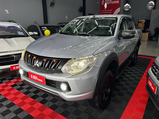 MITSUBISHI L200 TRITON 2.4 16V TURBO DIESEL SPORT HPE TOP CD 4P 4X4 AUTOMÁTICO MITSUBISHI L200 TRITON 2.4 16V TURBO DIESEL SPORT HPE TOP CD 4P 4X4 AUTOMÁTICO